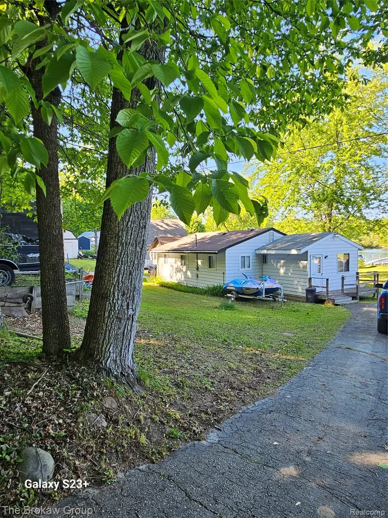 4448 Loon Lake Road Plainfield Township MI 48739