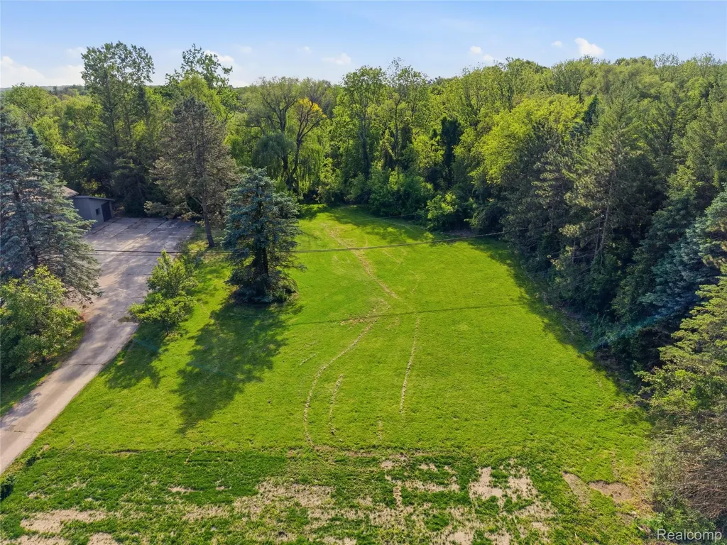 4480 Sheldon Oakland Charter Township MI 48306