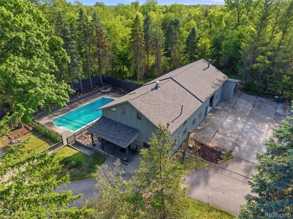 4480 Sheldon Oakland Charter Township MI 48306