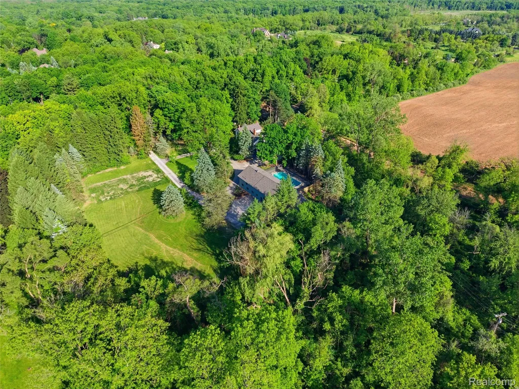 4480 Sheldon Oakland Charter Township MI 48306