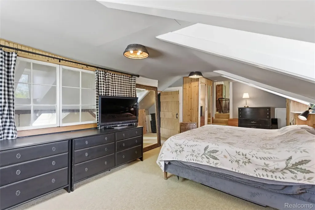 4480 Sheldon Oakland Charter Township MI 48306