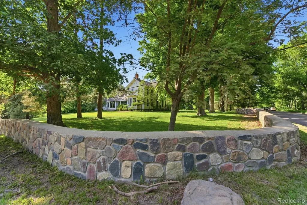 4480 Sheldon Oakland Charter Township MI 48306