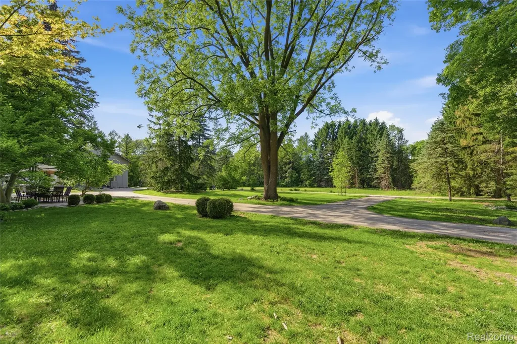 4480 Sheldon Oakland Charter Township MI 48306