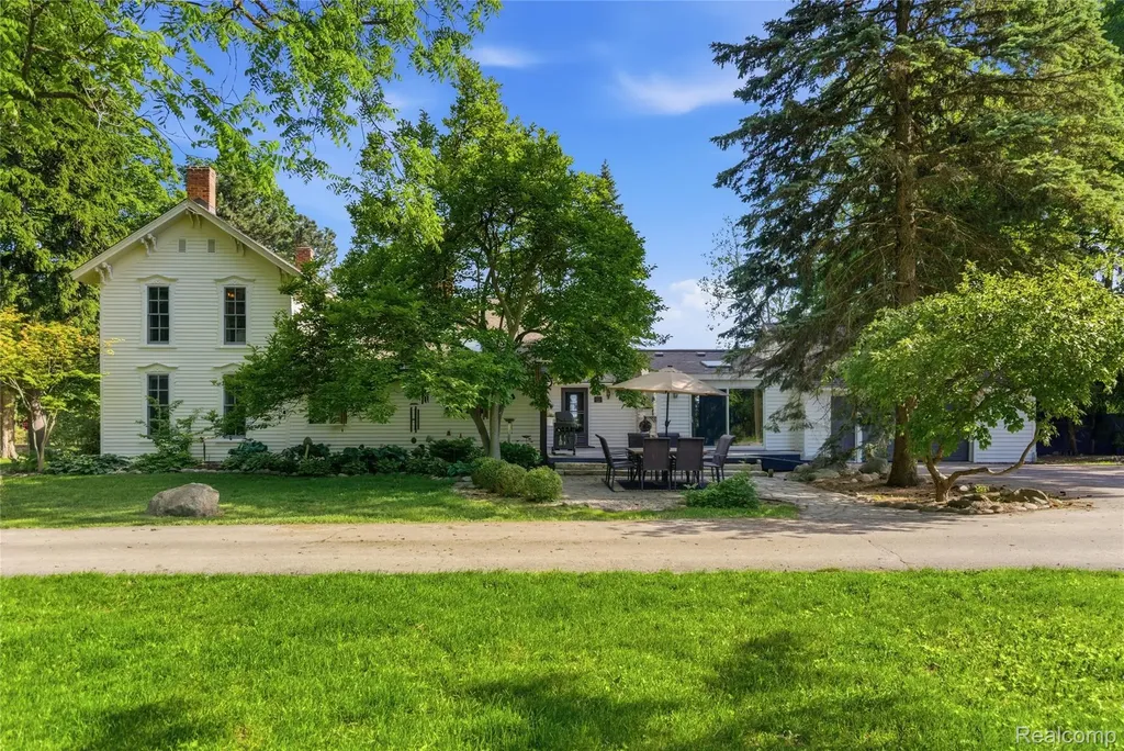 4480 Sheldon Oakland Charter Township MI 48306