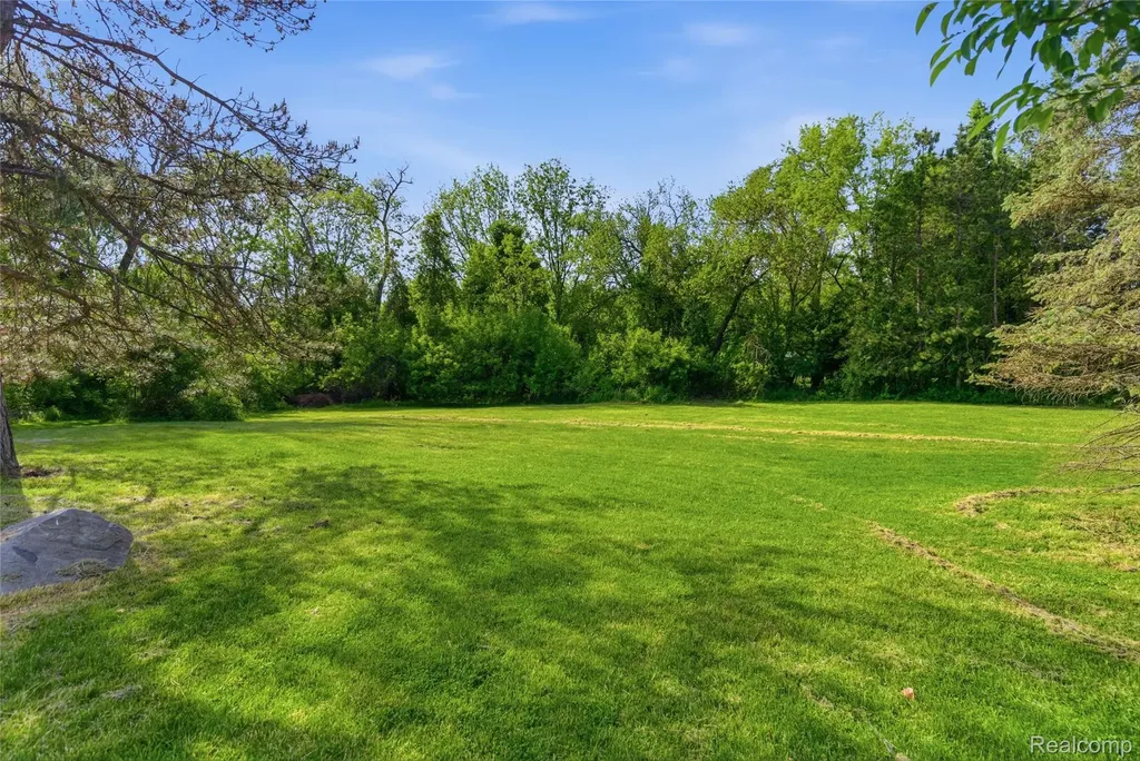4480 Sheldon Oakland Charter Township MI 48306