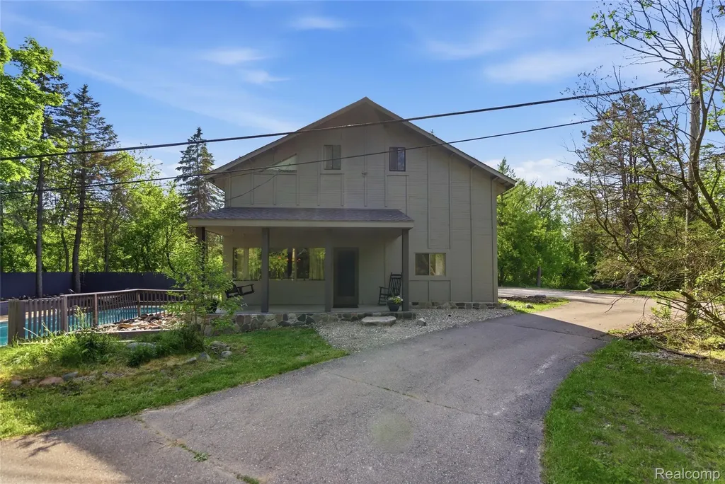 4480 Sheldon Oakland Charter Township MI 48306