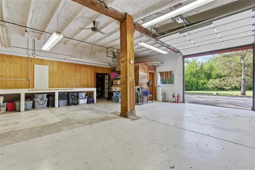 4480 Sheldon Oakland Charter Township MI 48306