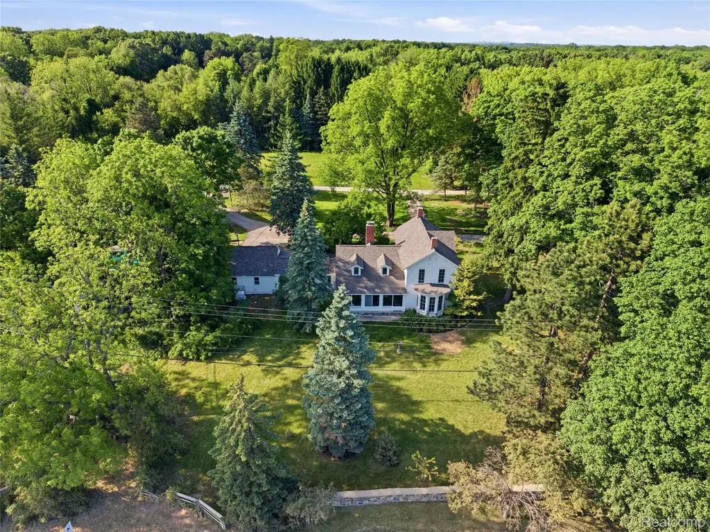 4480 Sheldon Oakland Charter Township MI 48306