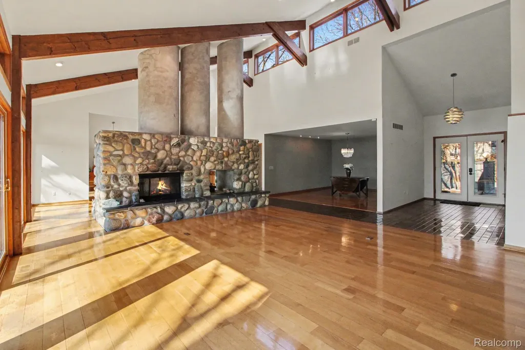 2501 Doleman Drive West Bloomfield Charter Township MI 48324