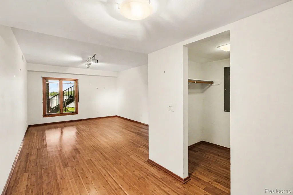 2501 Doleman Drive West Bloomfield Charter Township MI 48324