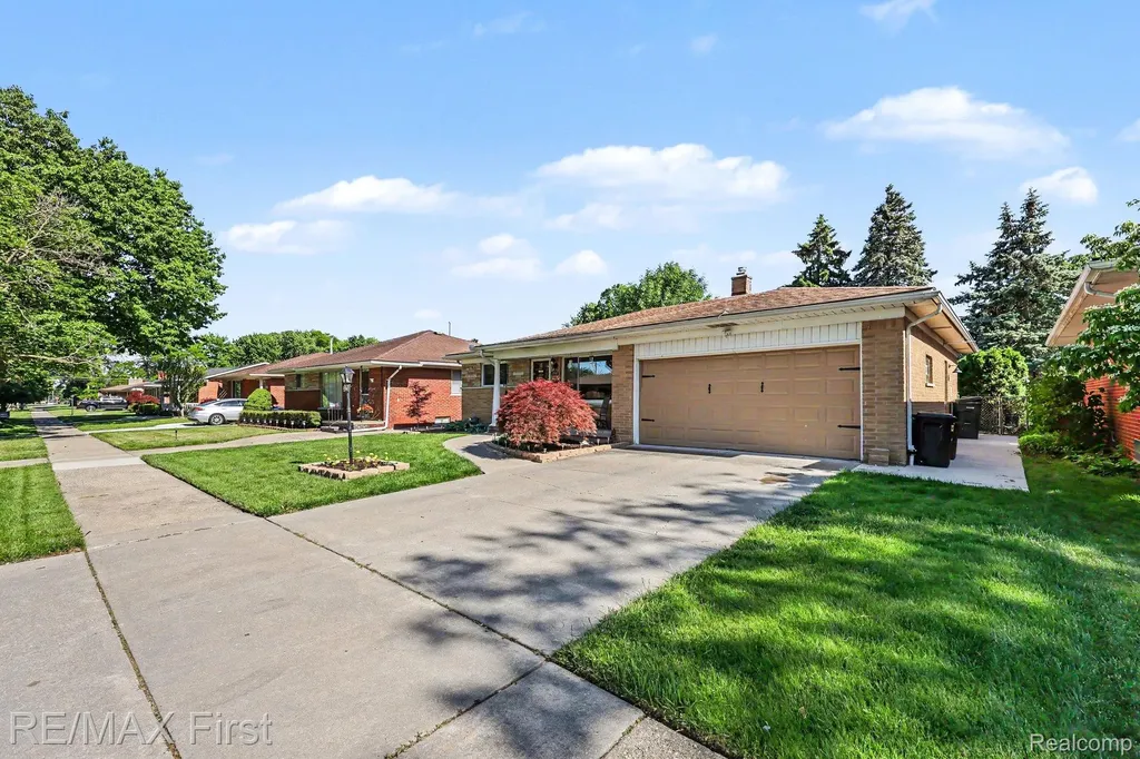 21212 Francis Street St. Clair Shores City MI 48082