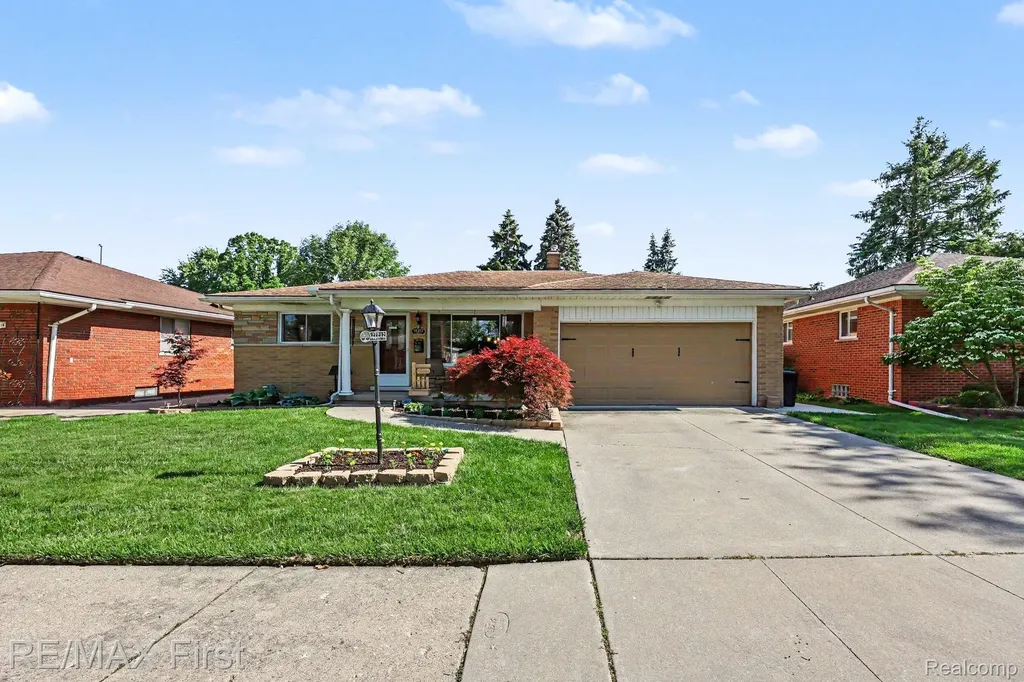21212 Francis Street St. Clair Shores City MI 48082