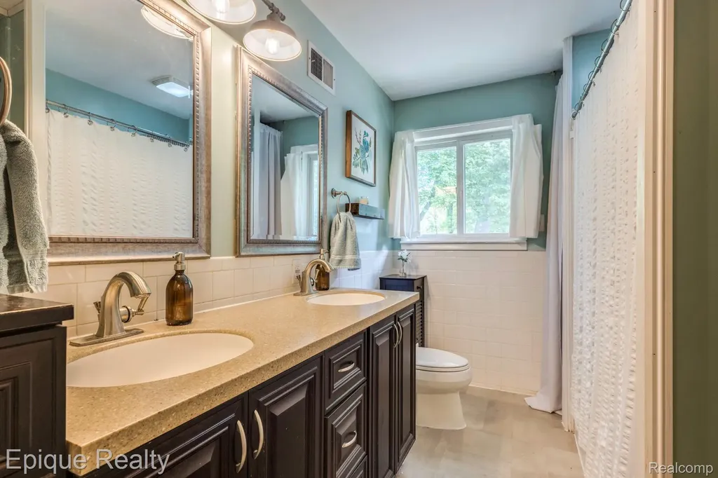 3750 Parker Road Fort Gratiot Charter Township MI 48059