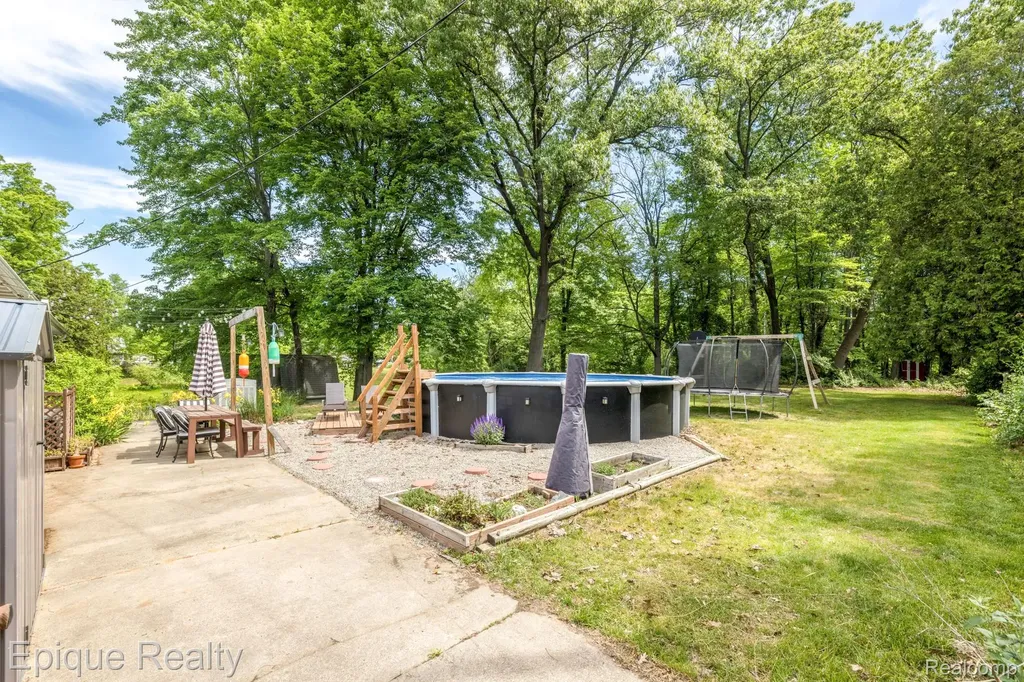 3750 Parker Road Fort Gratiot Charter Township MI 48059