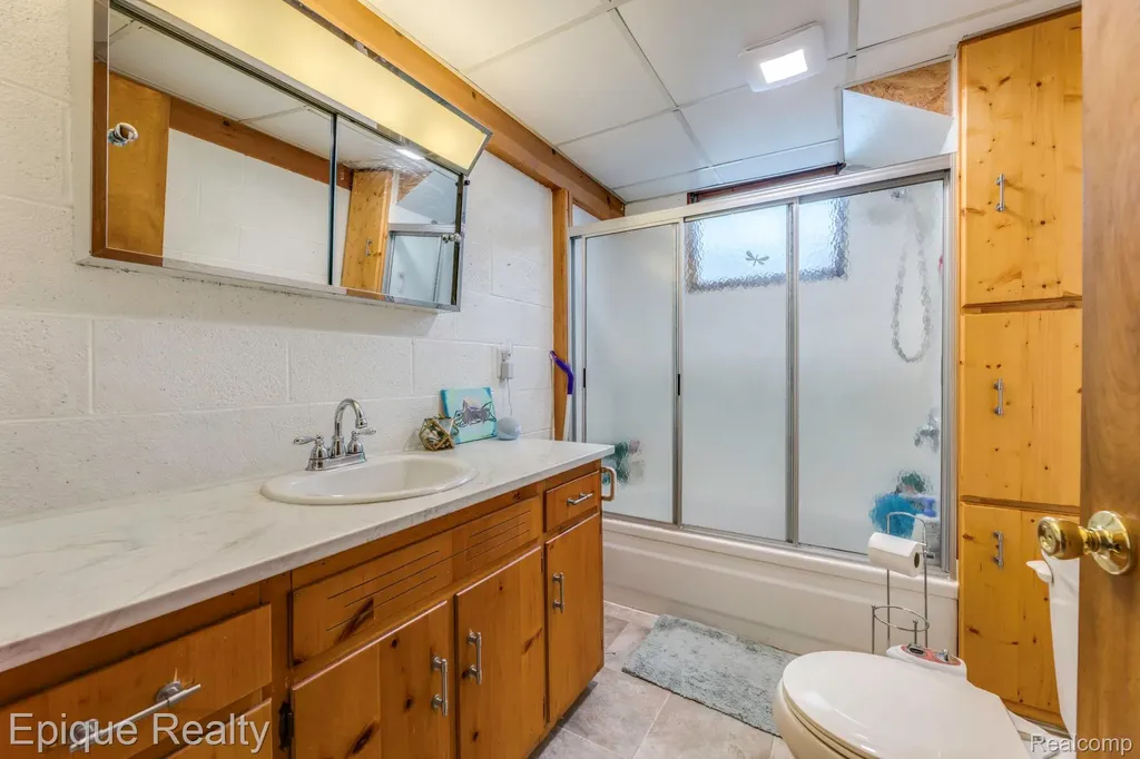 3750 Parker Road Fort Gratiot Charter Township MI 48059