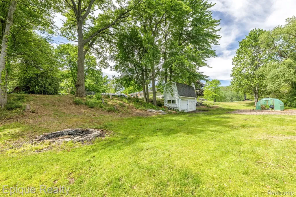 3750 Parker Road Fort Gratiot Charter Township MI 48059