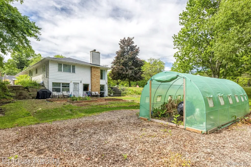 3750 Parker Road Fort Gratiot Charter Township MI 48059