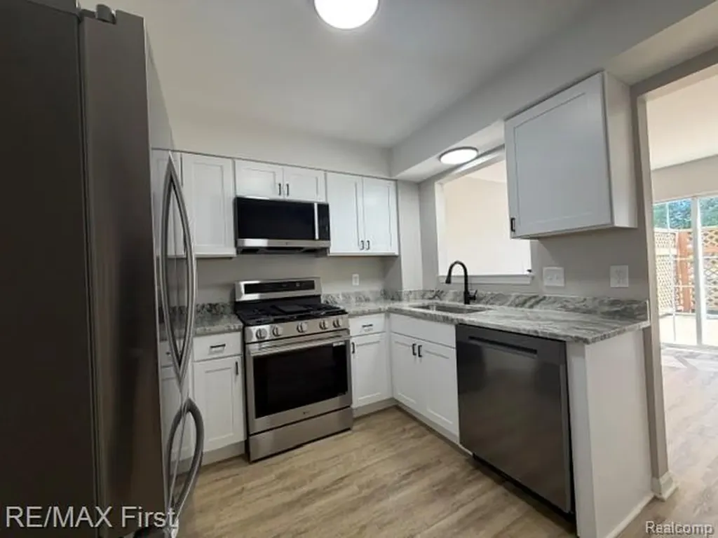 3865 Hunters Way Court Canton Charter Township MI 48188
