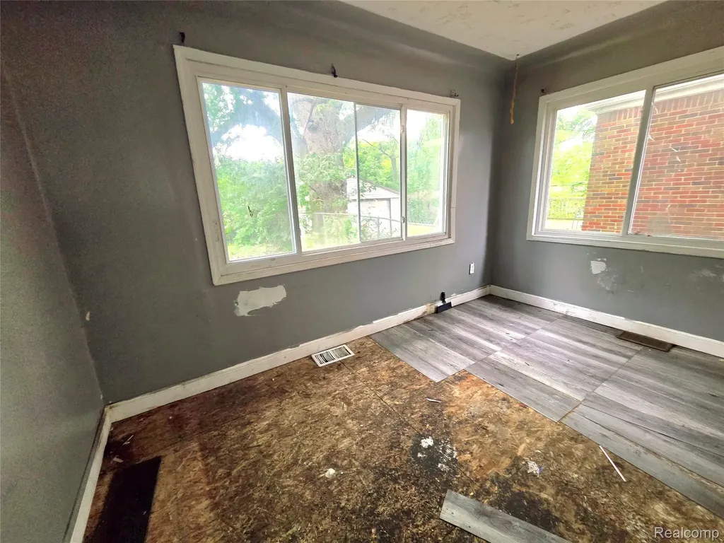 16169 Roselawn Street Detroit City MI 48221
