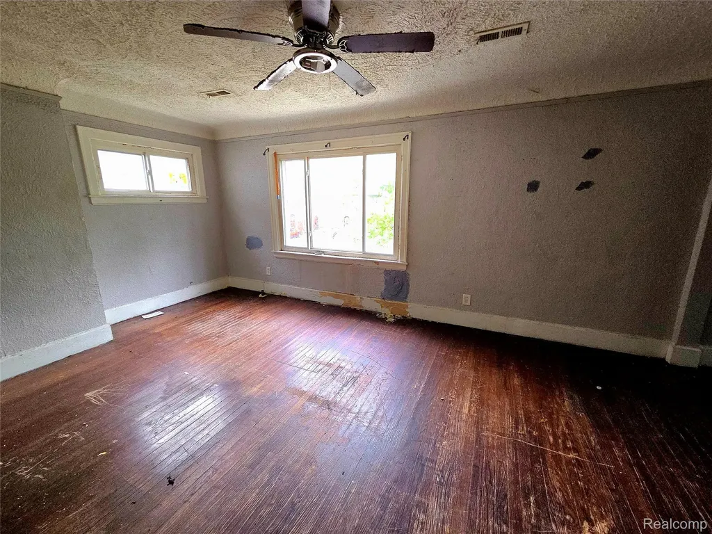 16169 Roselawn Street Detroit City MI 48221