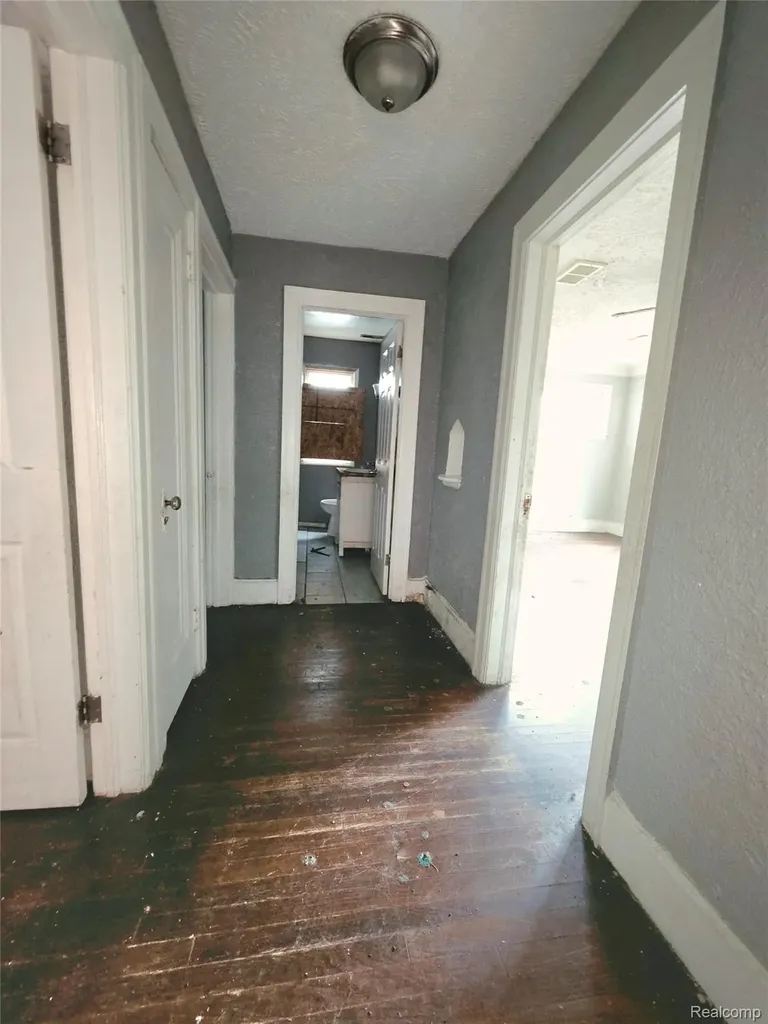 16169 Roselawn Street Detroit City MI 48221