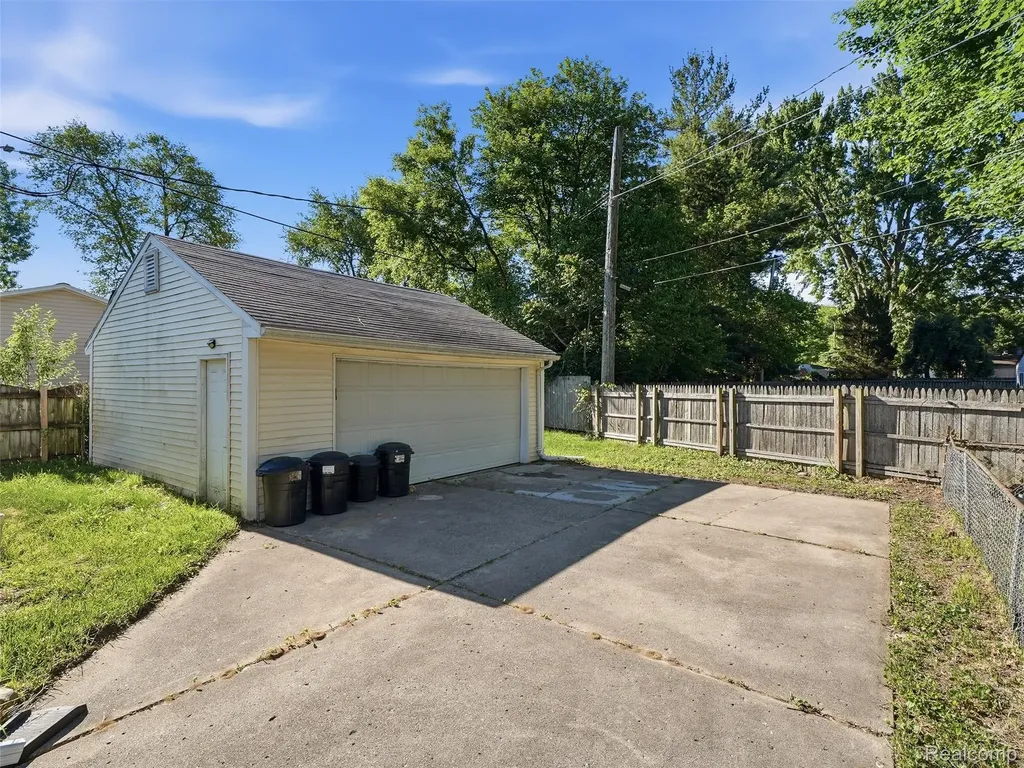 27729 Shiawassee Road Farmington City MI 48336