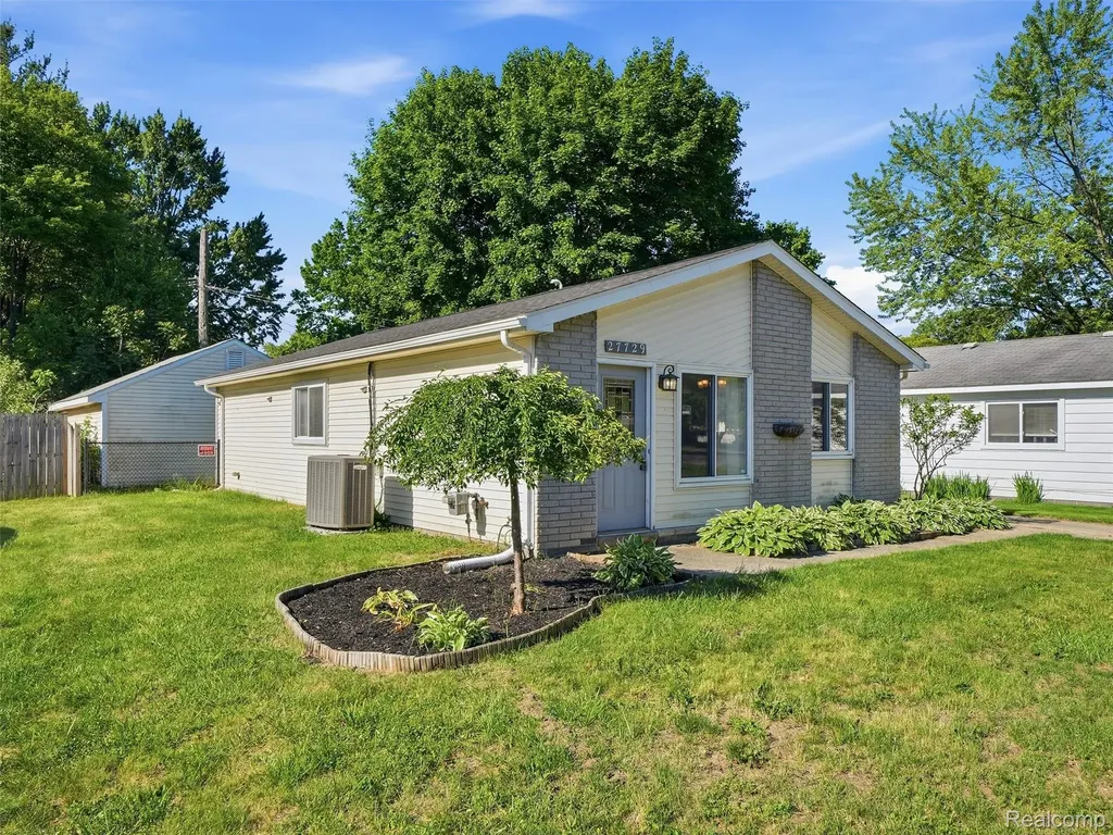 27729 Shiawassee Road Farmington City MI 48336