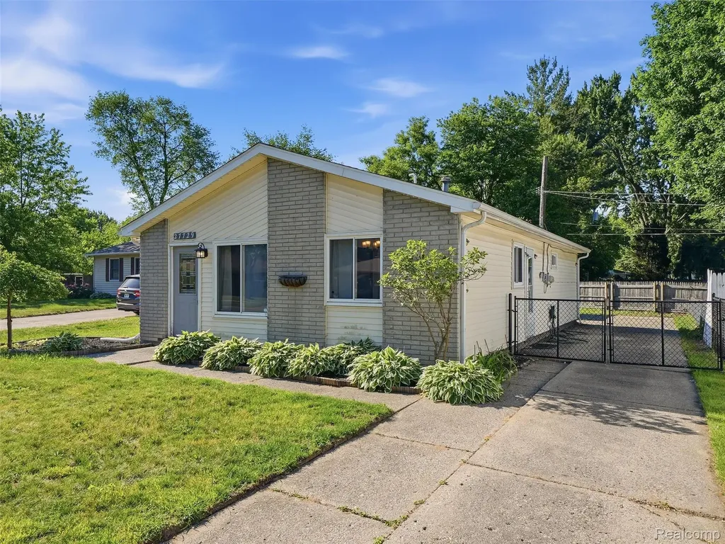 27729 Shiawassee Road Farmington City MI 48336