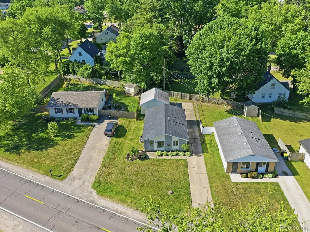27729 Shiawassee Road Farmington City MI 48336