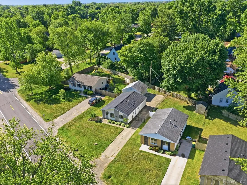 27729 Shiawassee Road Farmington City MI 48336
