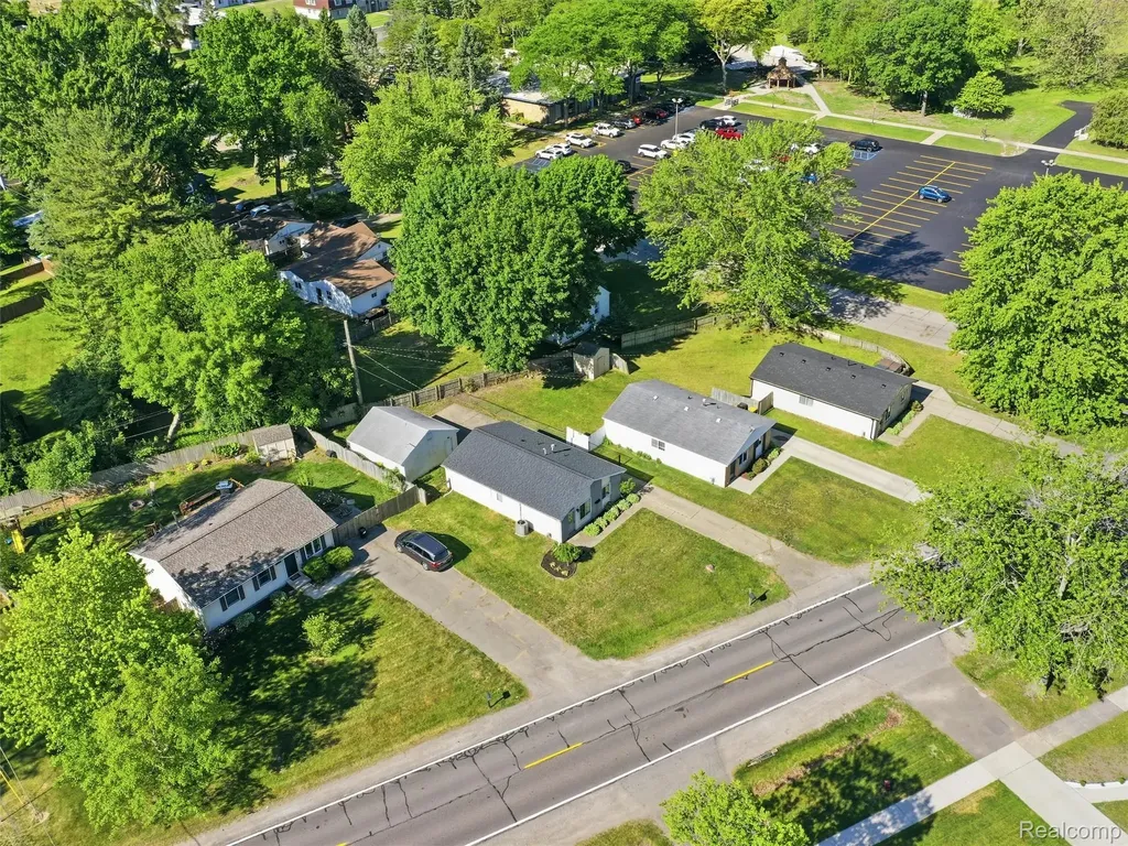 27729 Shiawassee Road Farmington City MI 48336