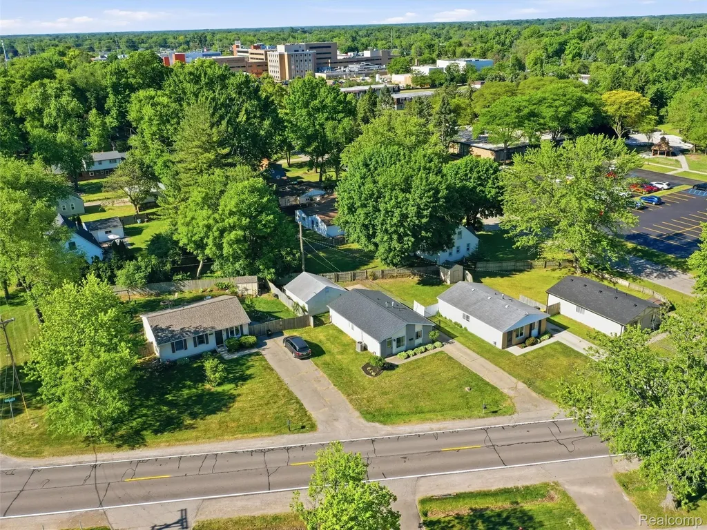 27729 Shiawassee Road Farmington City MI 48336