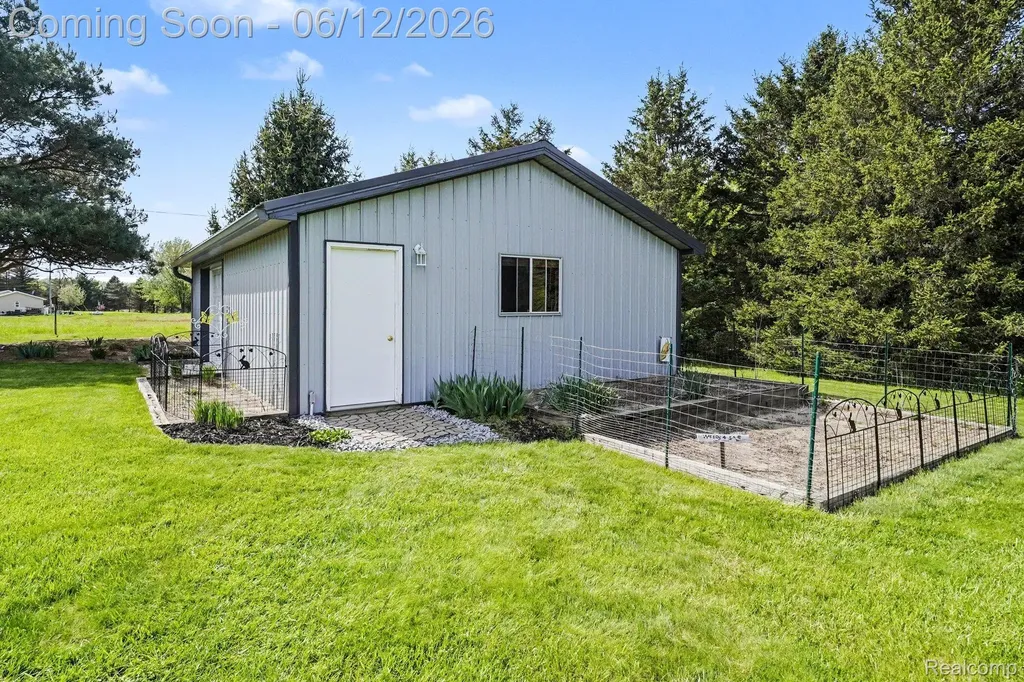 10186 Converse Road Handy Township MI 48836