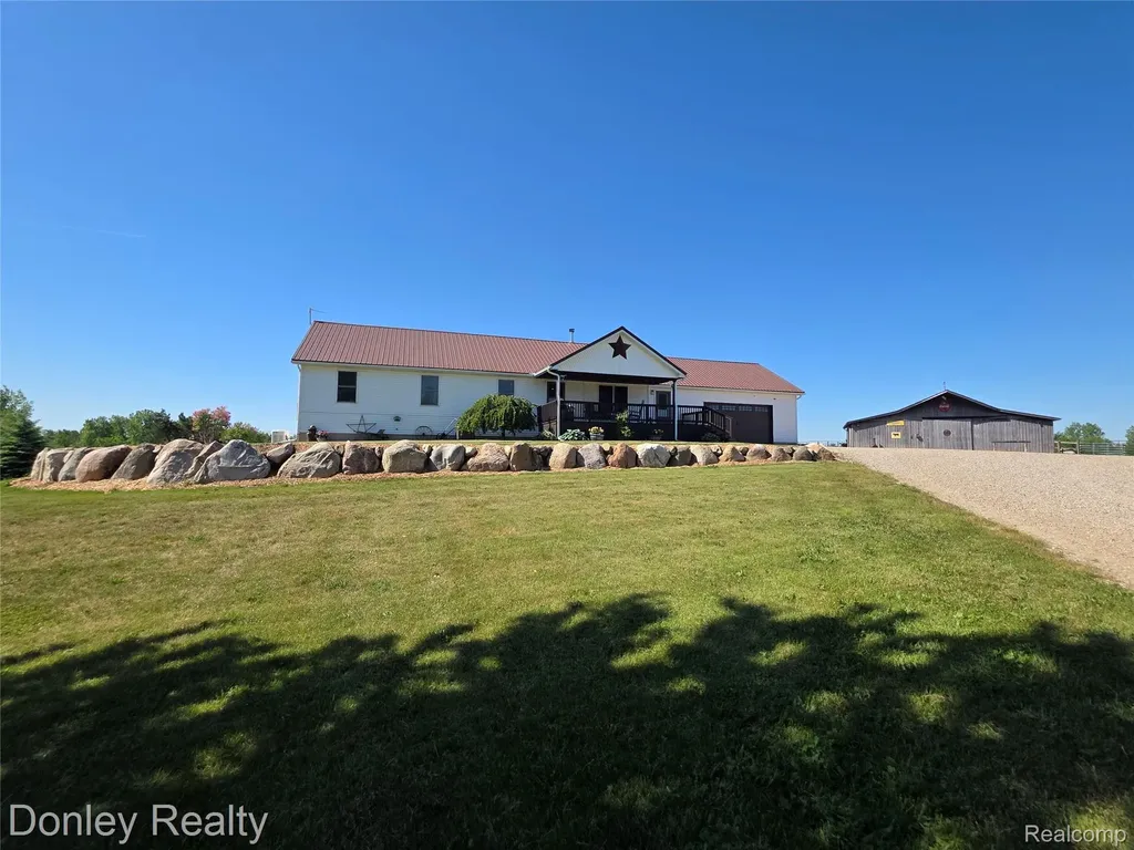 5121 Cotter Road Marlette City MI 48453