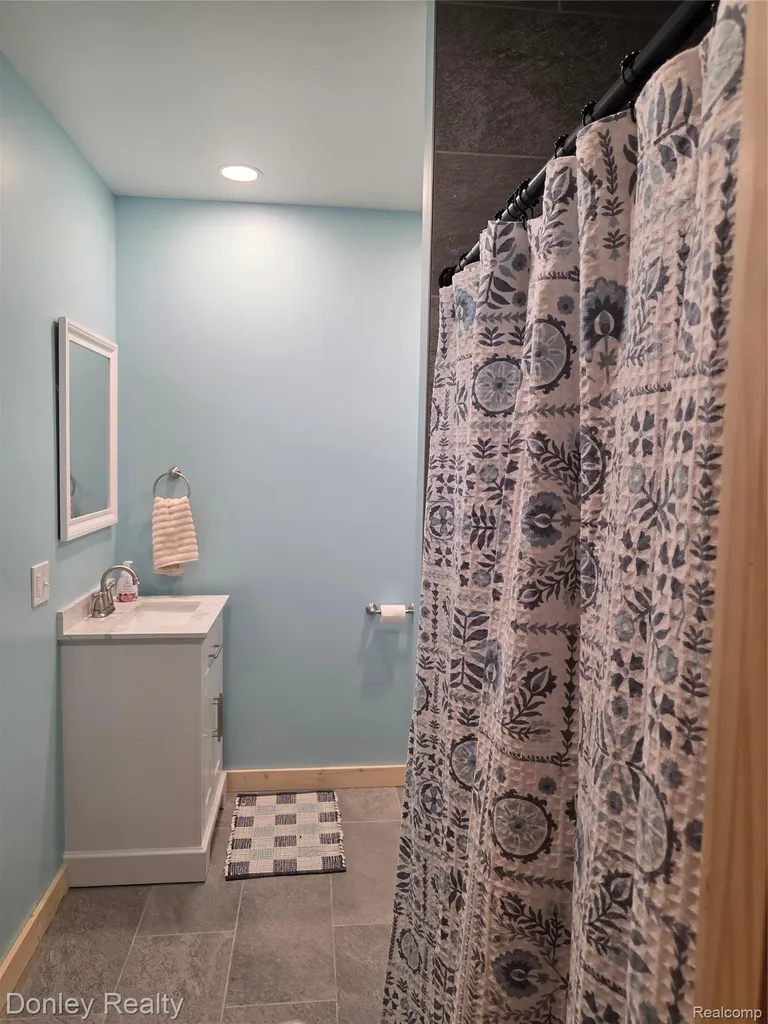 5121 Cotter Road Marlette City MI 48453