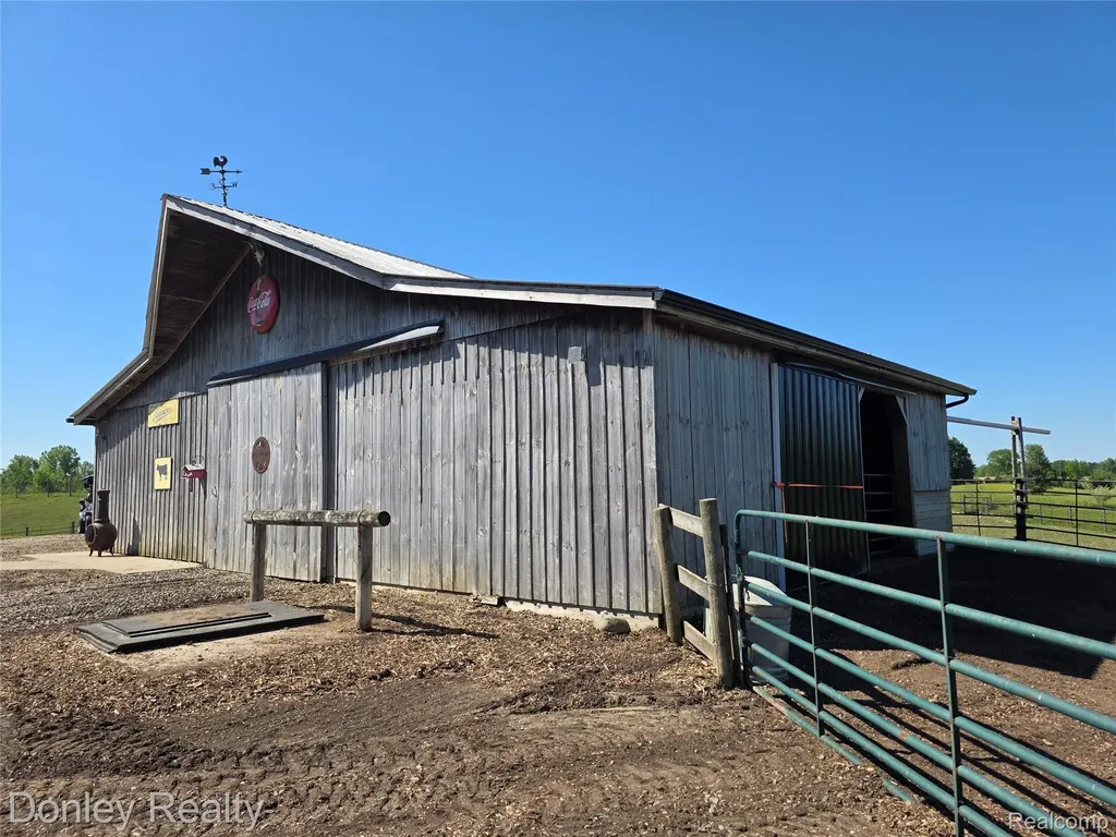 5121 Cotter Road Marlette City MI 48453