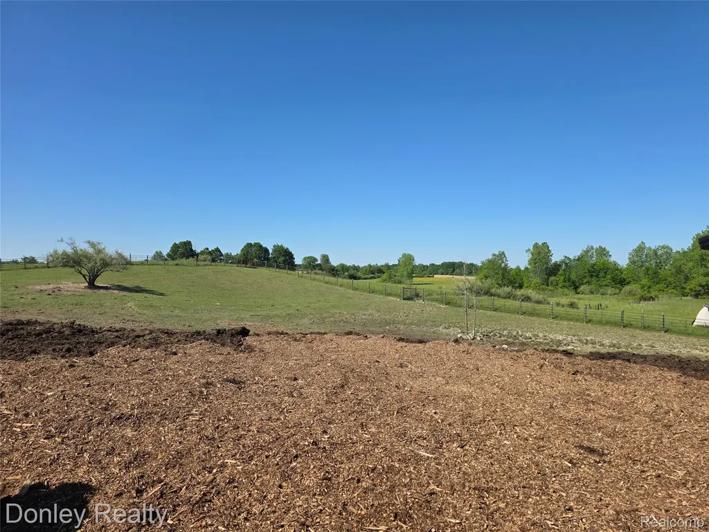 5121 Cotter Road Marlette City MI 48453