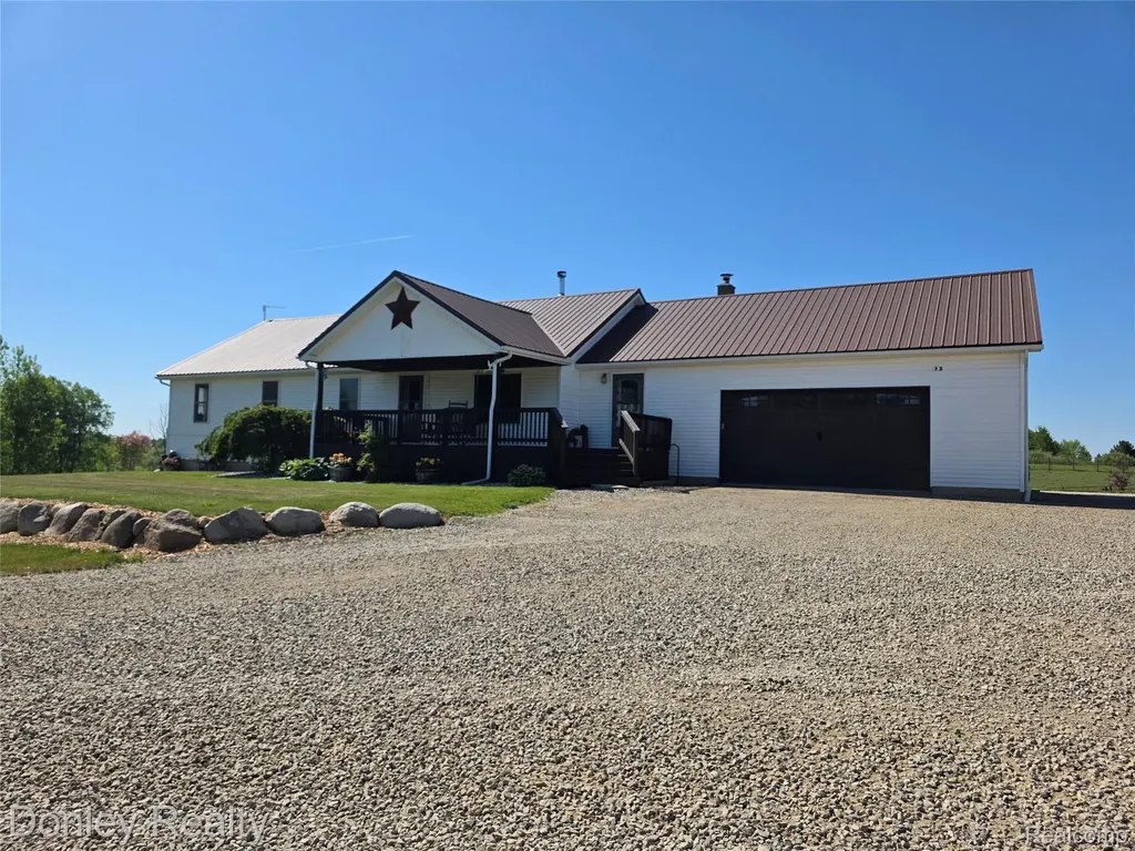 5121 Cotter Road Marlette City MI 48453