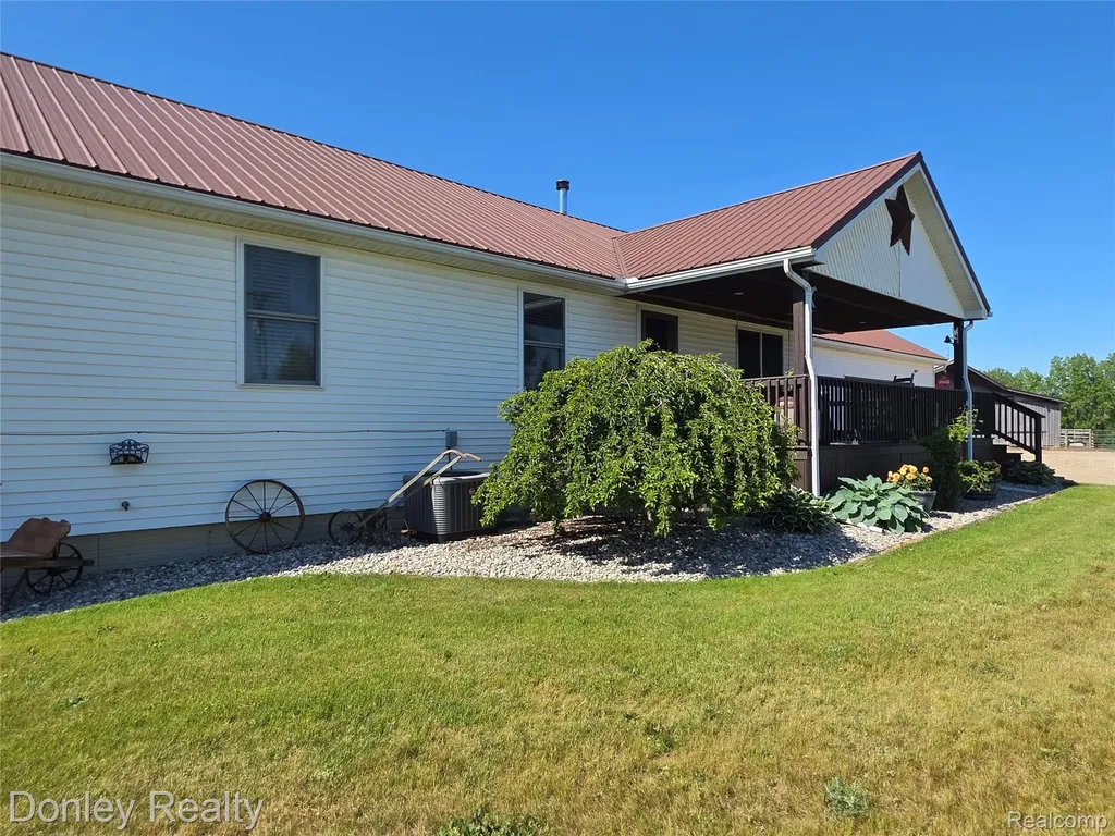 5121 Cotter Road Marlette City MI 48453