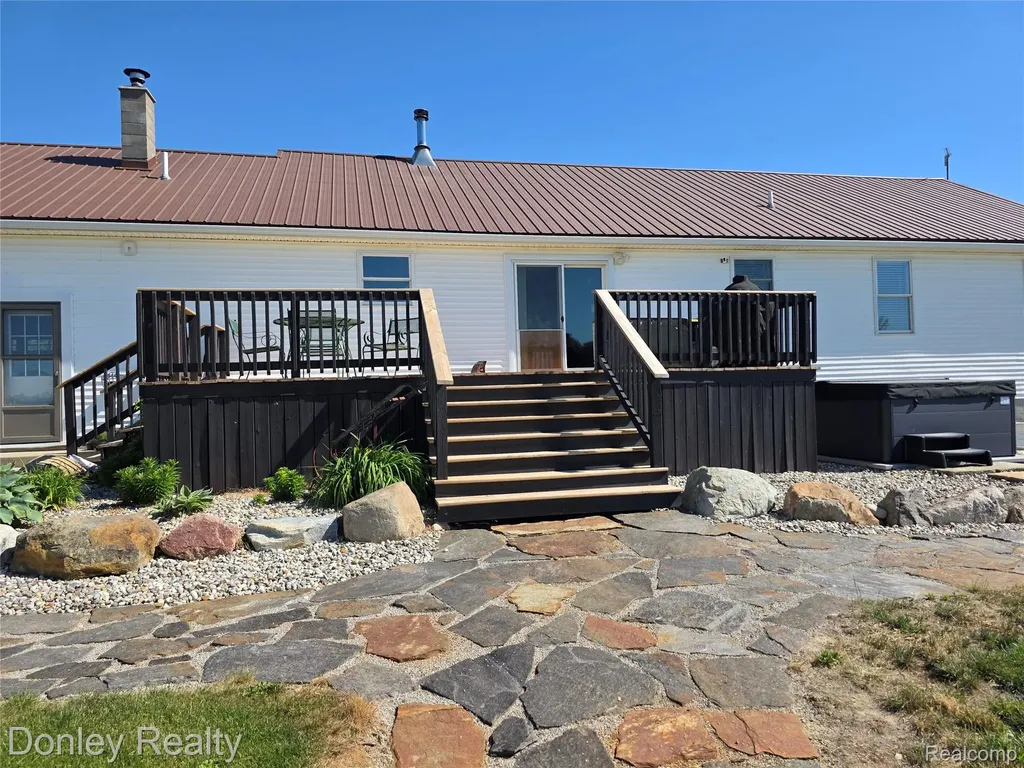 5121 Cotter Road Marlette City MI 48453