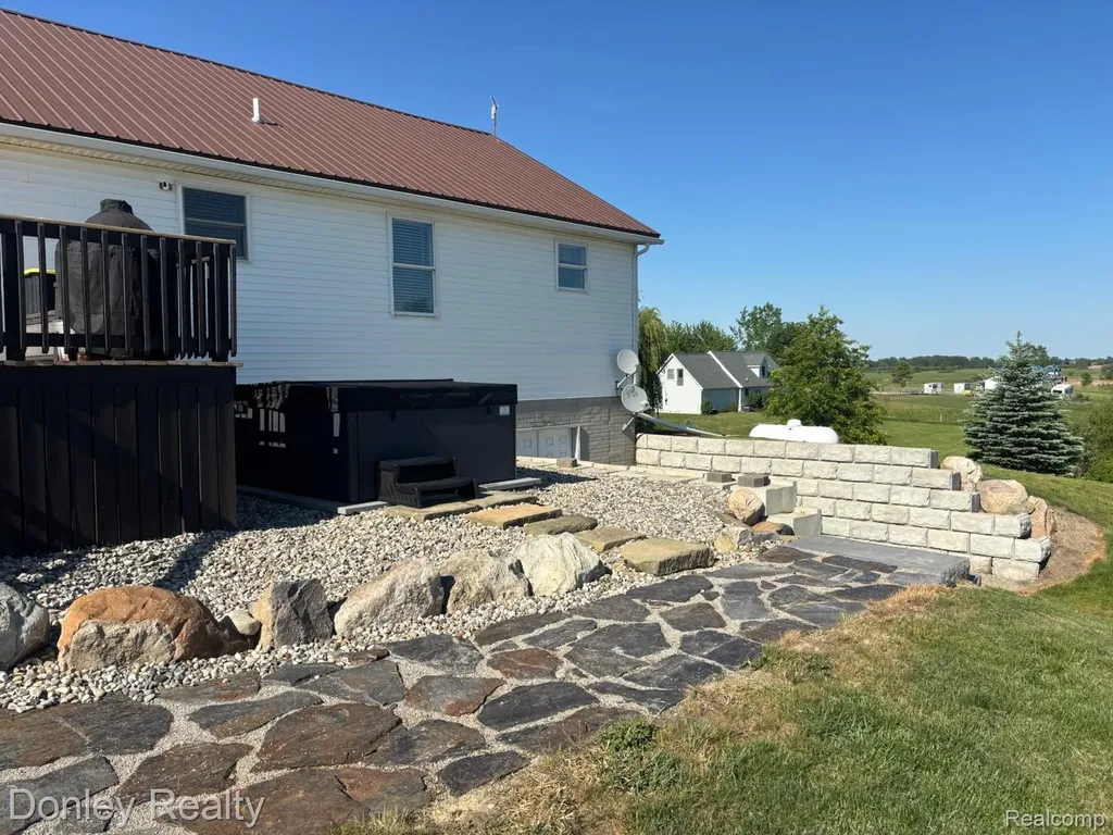 5121 Cotter Road Marlette City MI 48453
