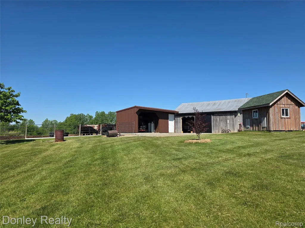 5121 Cotter Road Marlette City MI 48453