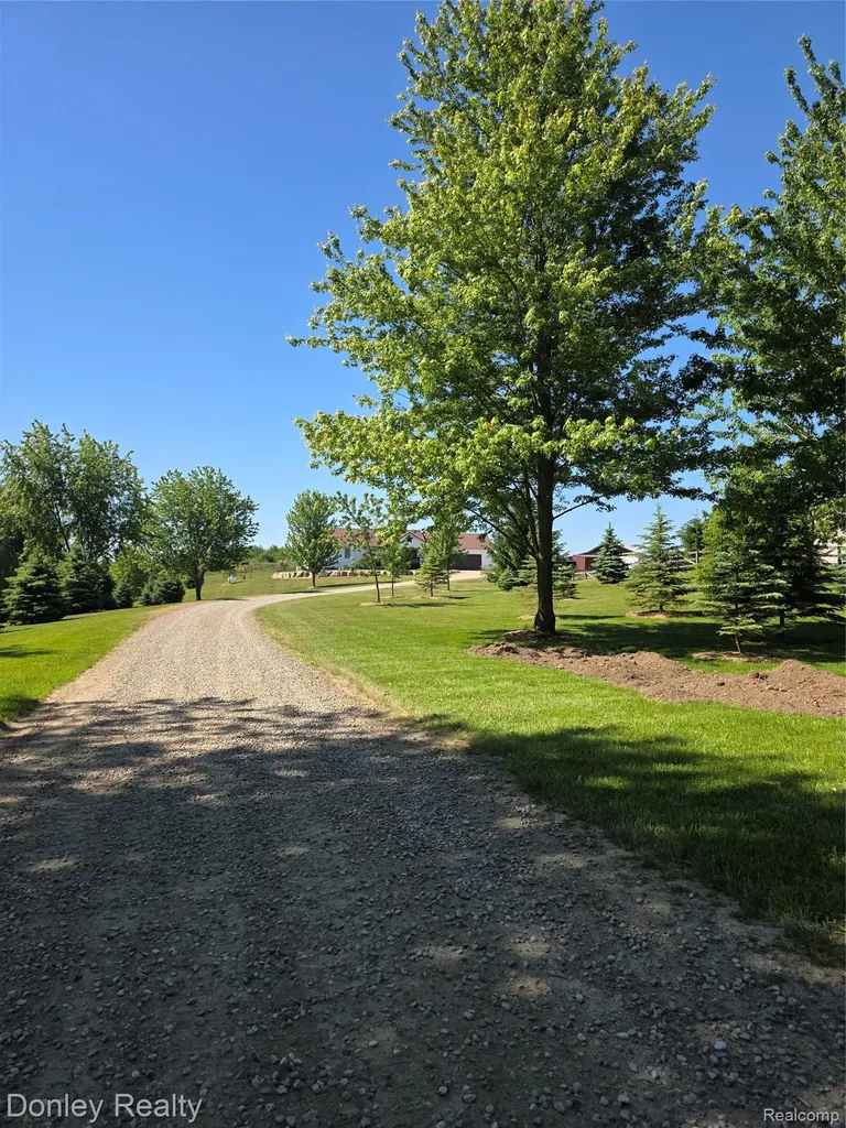 5121 Cotter Road Marlette City MI 48453