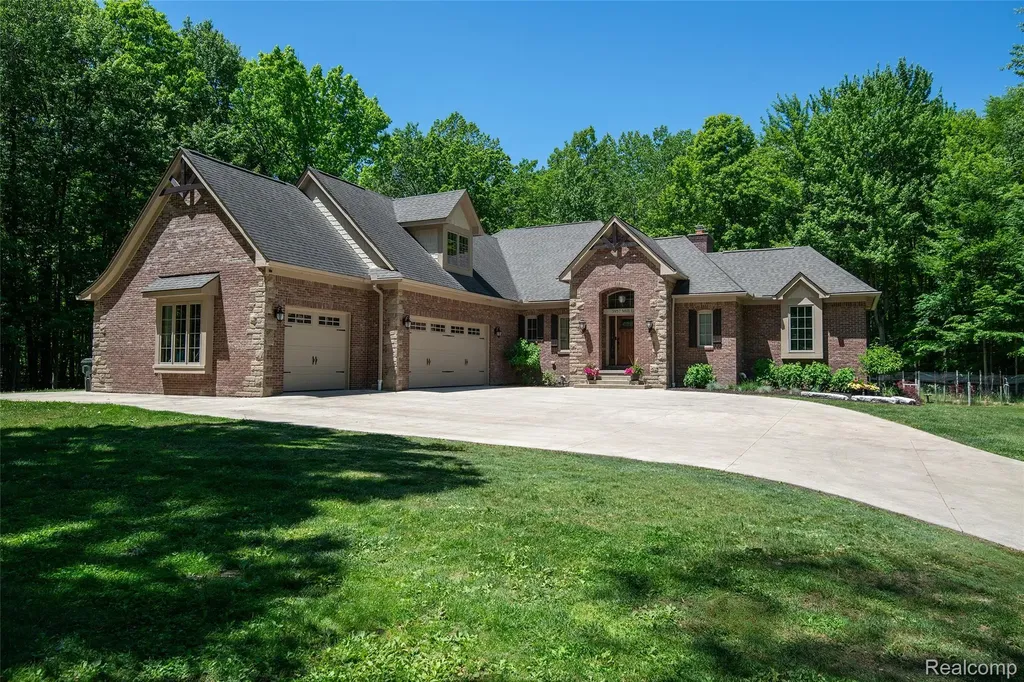 3957 Mill Lake Road Orion Charter Township MI 48360