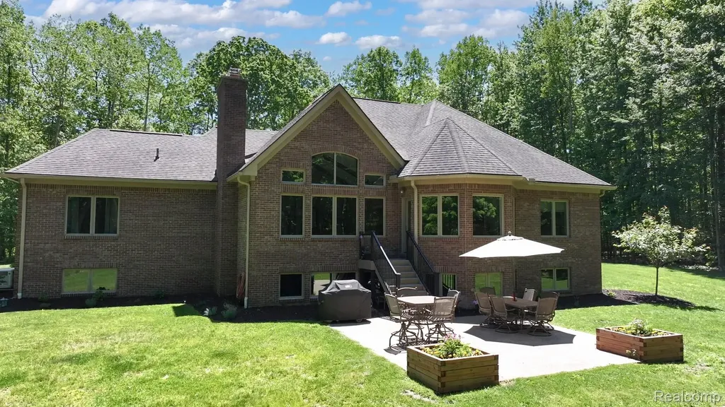 3957 Mill Lake Road Orion Charter Township MI 48360
