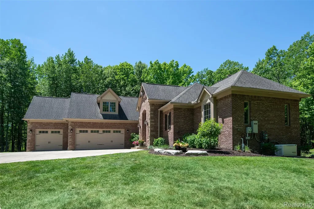 3957 Mill Lake Road Orion Charter Township MI 48360