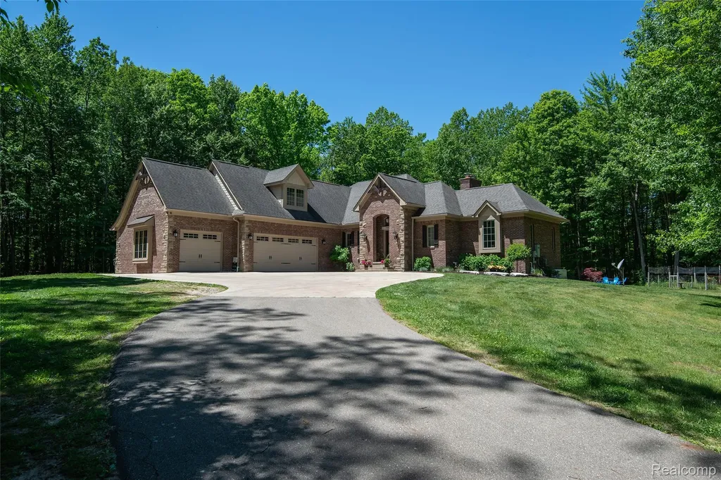 3957 Mill Lake Road Orion Charter Township MI 48360