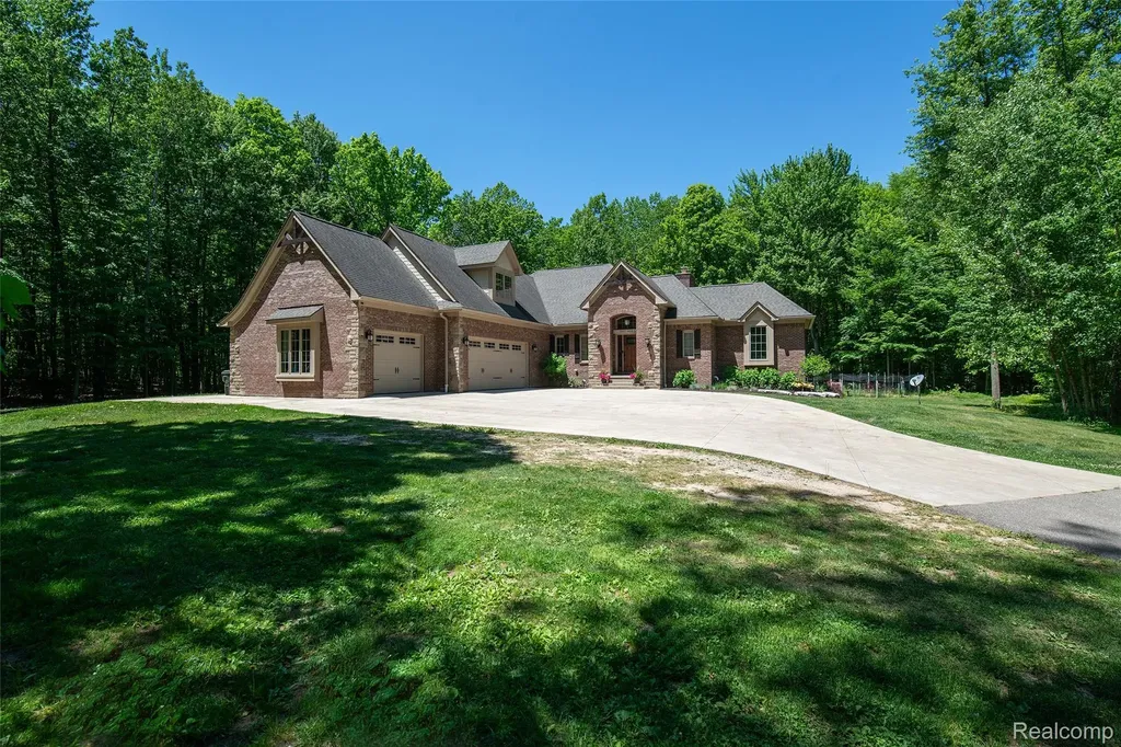 3957 Mill Lake Road Orion Charter Township MI 48360