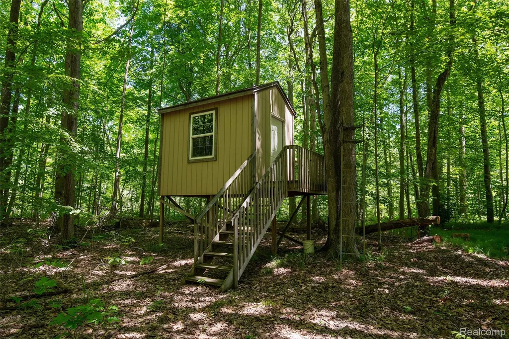 3957 Mill Lake Road Orion Charter Township MI 48360