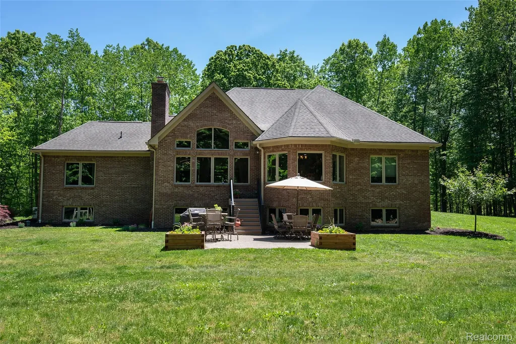 3957 Mill Lake Road Orion Charter Township MI 48360